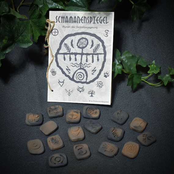 Divination tool - Shaman's Mirror - 17 Runes of Self-Encounter - Including 12-page guidebook (German/English) - Item No.: SSP001