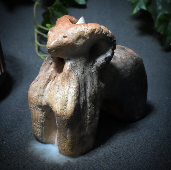 Backflow incense cone holder “Yule Goat” – Traditional smoke burning art for pagan Christmas - Item No.: RÄH035