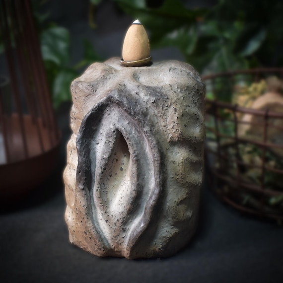 Vulva Art & Backflow Incense Cone Holder - Handcrafted Smoke Fire Clay - A Tribute to Femininity