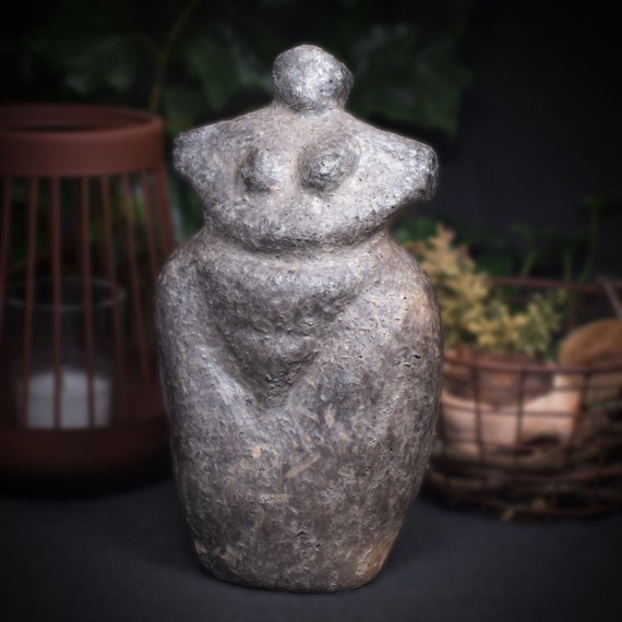 Prehistoric inspired Venus sculpture - Spiritual decoration made of clay finished in smoke firing - individual living ambience