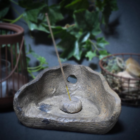 Corner shrine "Hekate's Wheel" – Your home altar for incense magic and spiritual power - Item No.: SCH005