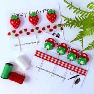 Frog & Strawberry Sewing Pins – Cute Quilting Accessories or Gift for Crafters, Bulletin Board Pins