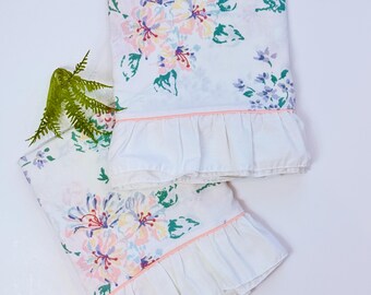 Vintage Floral King Pillowcases: Cottagecore Ruffled Pink Trim Set