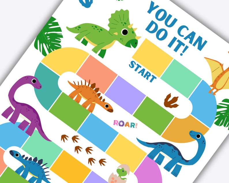 Puede incluir: Un tablero de juego colorido con tem&aacute;tica de dinosaurios con las palabras "You Can Do It!" en la parte superior y "Start" y "Roar!" en el tablero. El tablero presenta un camino con casillas de diferentes colores y huellas de dinosaurios.