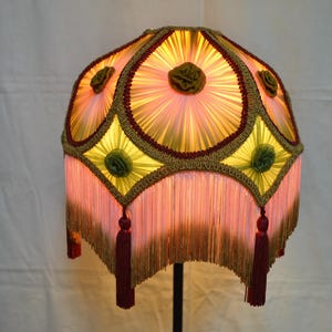 Gold Ombre Scallop Lampenschirm mit Viskose Fransen & Quasten