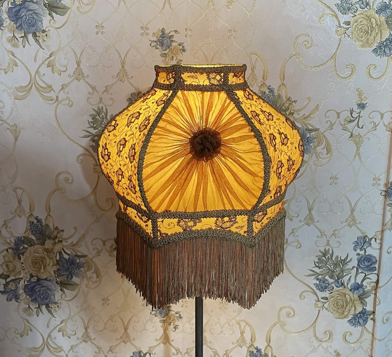 Gold Lace Lampshade - Thumbnail 5