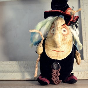Boneca de Halloween Spooky Witch OOAK: Decoração de bruxa única e charmosa, escultura têxtil