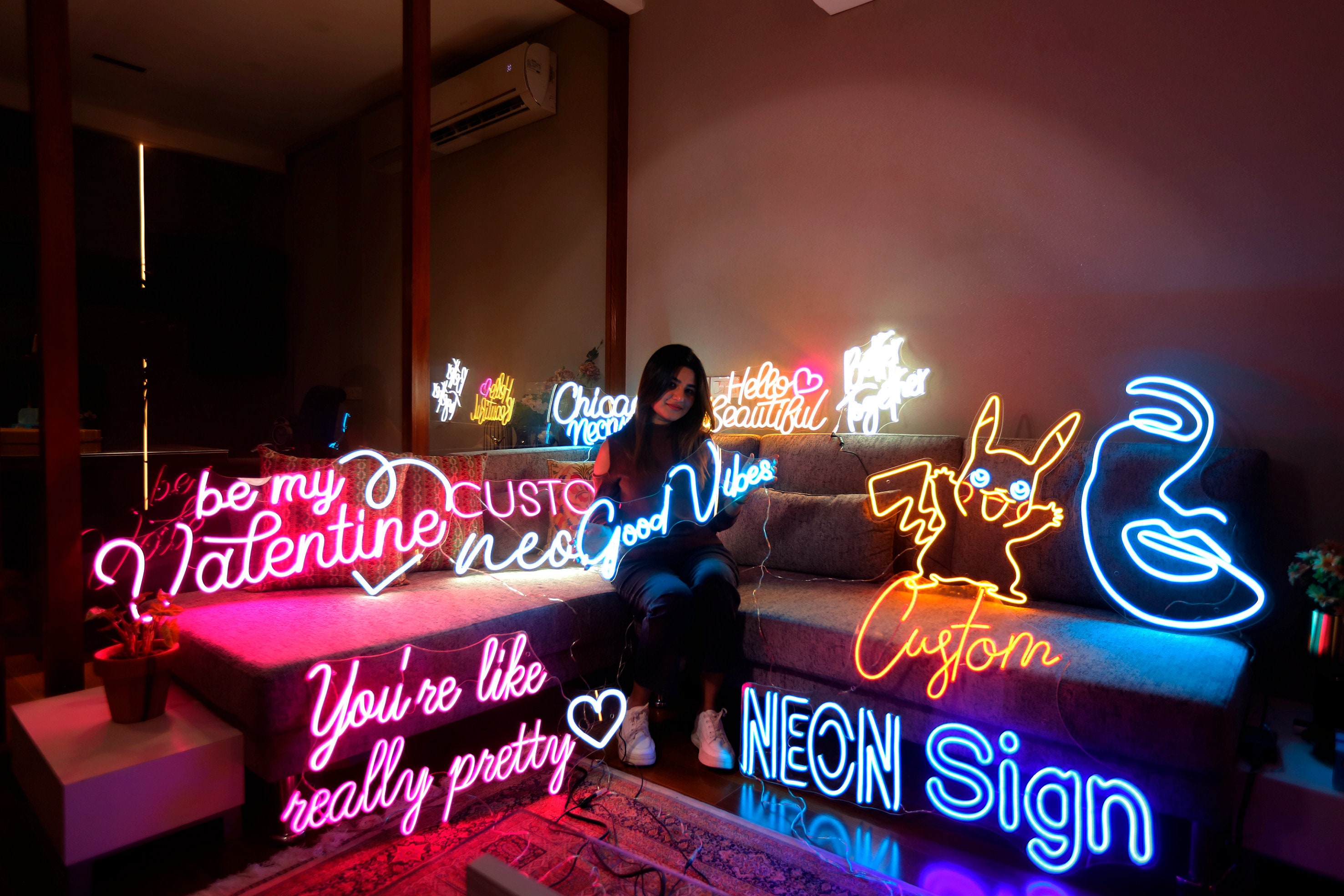LED-Neon-Bar-Schild, beleuchtet Bier, Cocktail, 8 Beleuchtungsmodi mit  Fernbedienung, USB & batteriebetrieben, Neonschild, Restaurant,  Wandkunst-Dekoration (warmweiß) : : Beleuchtung