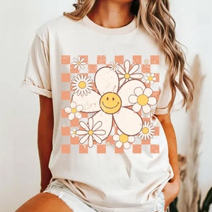 Checkered Smiley Flowers Shirt, Retro Smile Face, Trendy Vintage Graphic Tee, Checkered  T-shirt, Oversized Happy Face Shirt for Womens