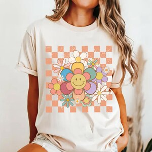 Checkered Smiley Flowers Shirt, Retro Smile Face T-shirt, Trendy Vintage Graphic Tee, Oversized Happy Face Shirt for Womens