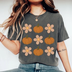 Vintage Floral Pumpkins T-shirt, Comfort Colors® Retro Pumpkin T-shirt, Cute Shirt for Fall, Halloween Tee, Retro Halloween Top, Fall Tshirt