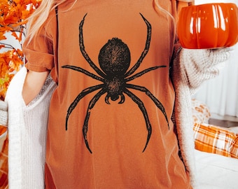 Spider Shirt, Comfort Colors Spider Tee, Vintage Black Spider Tee, Halloween Oversized Tee, Gothic Arachnid Graphic Shirt, Spooky Fall Shirt