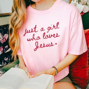 Faith Inspired Tee Love Jesus Christian Shirt Comfort Colors Faith Shirt Oversize Tshirt for Women Christian Apparel Valentine Shirt