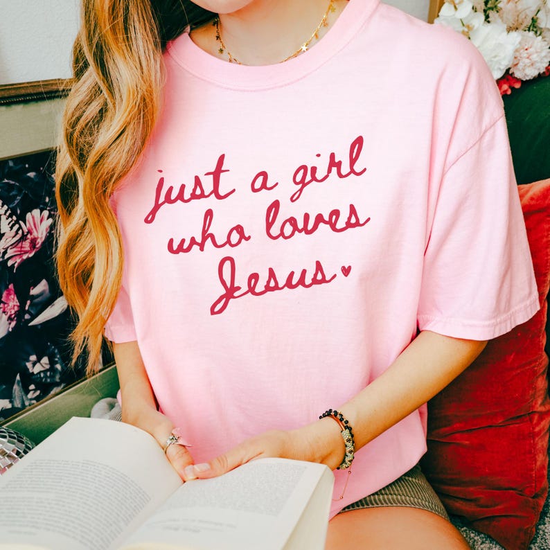 Faith Inspired Tee Love Jesus Christian Shirt Comfort Colors Faith Shirt Oversize Tshirt for Women Christian Apparel Valentine Shirt
