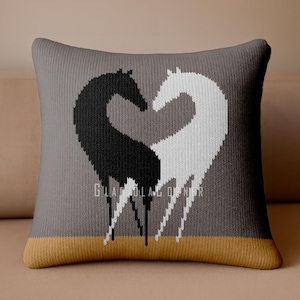 KNITTING PATTERN - knit horse pillow - square cushion cover 45 cm (18 in) - PDF file instant download tutorial - dk worsted yarn