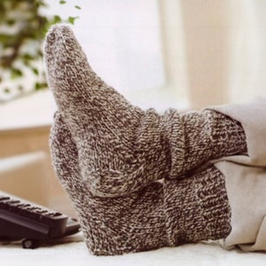 Knit basic socks KNITTING PATTERN PDF download womens chunky 12 ply yarn sizes Small 5/6 Medium 7/8 Large 9/10 socks beginner easy tutorial