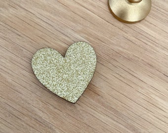 Broche coeur en bois à paillettes