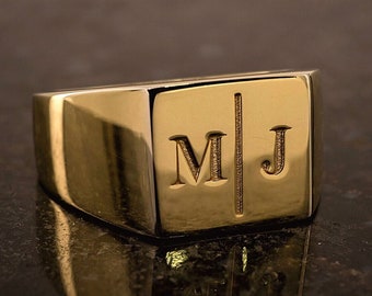Engraved INITIAL SIGNET Family RING, Letter Pinky Ring, Custom Signet Ring, Class Ring with 14 or 18K Solid Gold Gift for Men