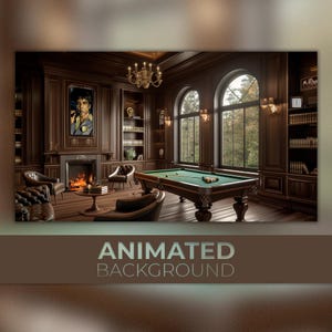 Op de afbeelding: Een donker, met hout beklede kamer met een groene pooltafel, leren stoelen en een open haard. De kamer heeft grote ramen met uitzicht op bomen buiten.