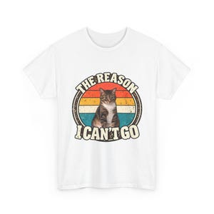 Camiseta personalizada com foto do seu pet | Camiseta personalizada para cachorro ou gato | Camiseta retrô "O motivo pelo qual não posso ir" | Presente divertido para amantes de animais imagem 3