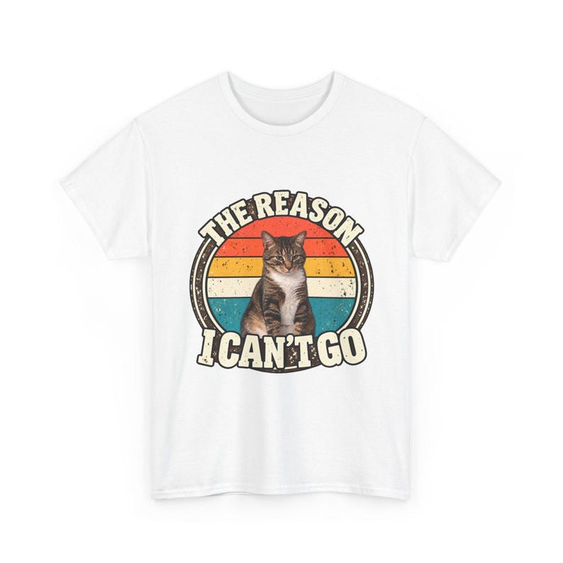 Camiseta personalizada com foto do seu pet | Camiseta personalizada para cachorro ou gato | Camiseta retrô "O motivo pelo qual não posso ir" | Presente divertido para amantes de animais imagem 3