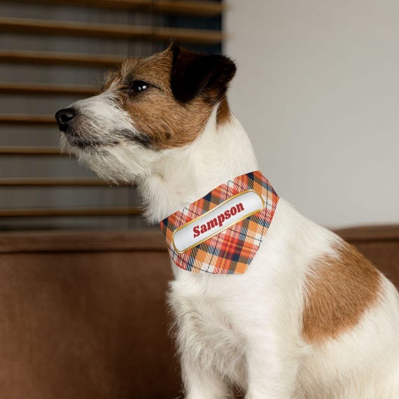 Dog Fall Fashion: Customizable Text Plaid Pet Bandana Collar