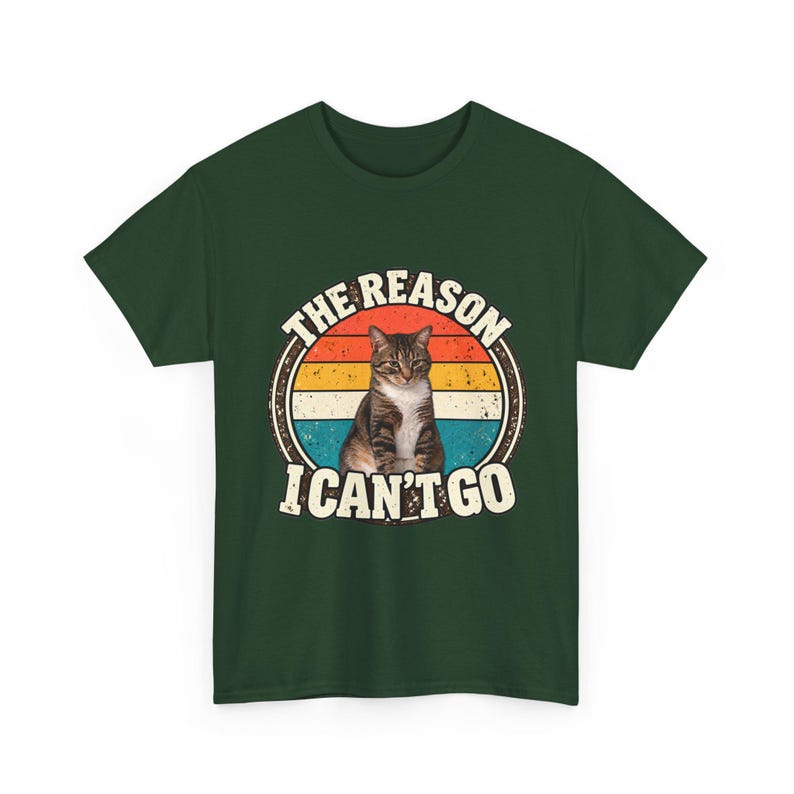 Camiseta personalizada com foto do seu pet | Camiseta personalizada para cachorro ou gato | Camiseta retrô "O motivo pelo qual não posso ir" | Presente divertido para amantes de animais imagem 17
