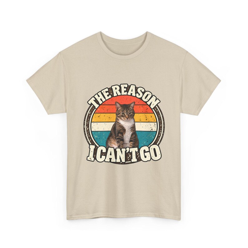 Camiseta personalizada com foto do seu pet | Camiseta personalizada para cachorro ou gato | Camiseta retrô "O motivo pelo qual não posso ir" | Presente divertido para amantes de animais imagem 5