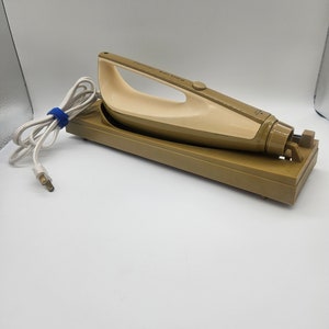1970s Philips Electric Carving Knife with stand/wall attachement