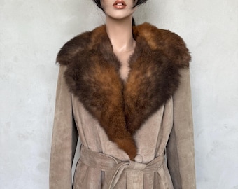 Vintage Suede Coat with Fox Fur Trim / 1970s Maxi Coat with Belt / Tan Suede & Brown Fox Collar