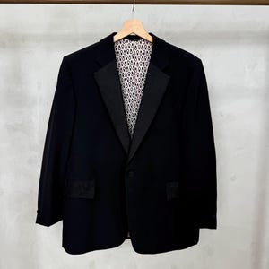 Vintage 70s-80s Black Tuxedo Blazer / Textured Shawl Lapel / Made in Canada / Abstract Lining / Single Button Formal Jacket / Size L XL