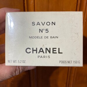 Yeira Guevara on X: #Step 2! Surprise ladies: #Chanel No.5 Le Savon The Bath  Soap is here! 👏🏻👏🏻👏🏻Thanks God,Yei.@CHANEL #TheOneThatIWant   / X