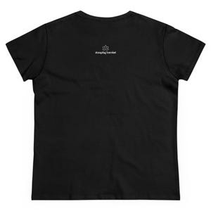 Barmherzigkeit zu den Schuldigen ist Grausamkeit für die Unschuldigen. Adam Smith Baumwoll T-Shirt Bild 9