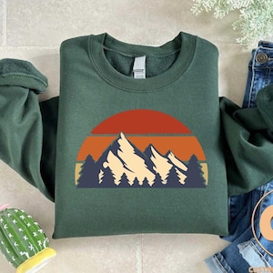 Retro Sunset Sweatshirt, Vintage Sunset Mountain Outfit, Gift For Nature Lover, Travelling Sweatshirt,Vacation Sweater,Outdoor Adventure Tee