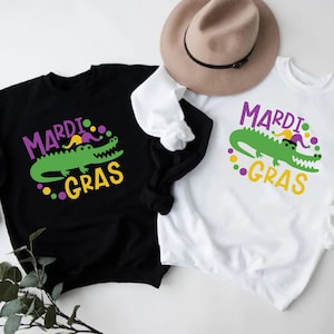 Mardi Gras Crocodile Sweatshirt, Animal Shirt, Women Mardi Gras Costume, Mardi Gras Alligator Shirt, Fat Tuesday Sweater,Mardi Gras Carnival