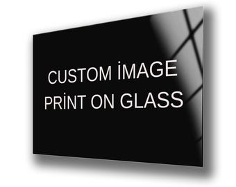 Peut inclure: Panneau de verre noir avec le texte "CUSTOM IMAGE PRINT ON GLASS" en blanc.
