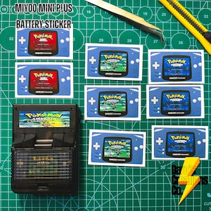 Pegatina de batería Miyoo Mini Plus - Gameboy Advance Pokémon con 1 tarjeta Pokémon gratis