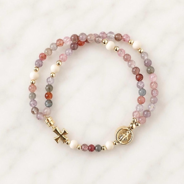 Bracelet chapelet en spinelle | Petites perles délicates | Mini chapelet catholique de 5 dizaines d'années avec fermoir magnétique