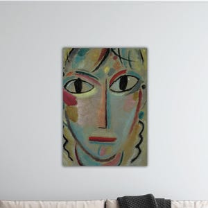 Puede incluir: Pintura de retrato abstracto de un rostro con ojos grandes y oscuros, una nariz larga y una boca roja. La obra presenta una paleta de colores suaves, incluyendo azul, amarillo, rosa y beige, con contornos negros. El estilo recuerda el arte de principios del siglo XX.