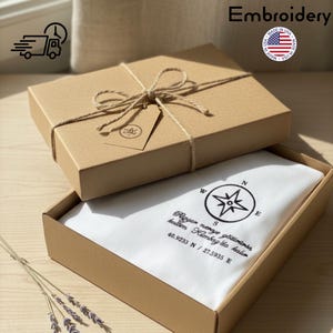 Camiseta con coordenadas personalizadas / Camiseta con brújula y mapa, camiseta unisex de algodón con diseño de explorador y ciudad natal, regalo ideal para él y para ella.