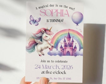 Könnte beinhalten: Eine weiße Karte mit einer Illustration von einem Einhorn und einem Schloss. Der Text auf der Karte lautet: "Ein magischer Tag ist auf dem Weg! Sophia wird 6! Feiern Sie mit uns am 24. März 2026 um fünf Uhr 123 re St. Any City, ST 12345"