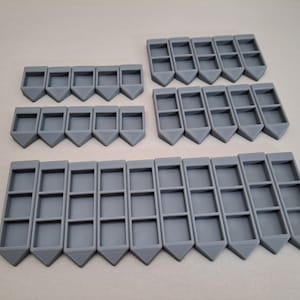 30x Wound Marker & Dice Holder - 16mm - 12mm Dice - Wound Counter - Counter Tray for Wargaming, DND, 40K, AOS, RPGs, Tabletop Games.