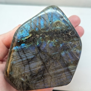 Labradorite Freeform | Flashy Labradorite Crystal for home display, decoration, collectibles