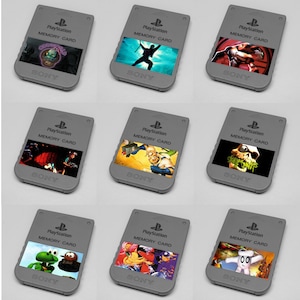 Op de afbeelding: Negen grijze rechthoekige Sony PlayStation-geheugenkaarten gerangschikt in een drie-bij-drie raster. Elke kaart is voorzien van het PlayStation-logo, de tekst "MEMORY CARD" en een unieke rechthoekige grafische sticker met diverse gamepersonages.