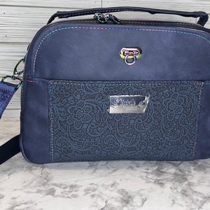 I&#39;m Blue - Crossbody Bag