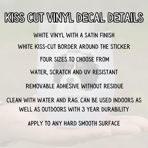 K&ouml;nnte beinhalten: Details zum Vinyl-Aufkleber mit Kiss-Cut. Wei&szlig;es Vinyl mit Satin-Finish. Wei&szlig;er Kiss-Cut-Rand um den Aufkleber. Vier Gr&ouml;&szlig;en zur Auswahl. Wasser-, kratz- und UV-best&auml;ndig. Abl&ouml;sbarer Kleber ohne R&uuml;ckst&auml;nde. Mit Wasser und einem Tuch reinigen. Kann sowohl im Innen- als auch im Au&szlig;enbereich verwendet werden, mit einer Haltbarkeit von 3 Jahren. Auf jede harte, glatte Oberfl&auml;che aufkleben.