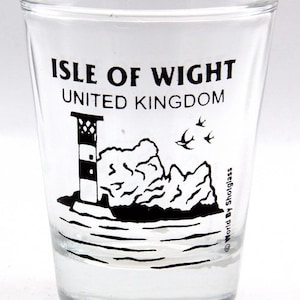 Verre à shot avec vue sur le port de l&#39;île de Wight au Royaume-Uni