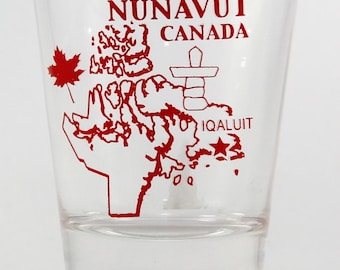 Nunavut Canadá (8 en serie de 13) Vaso de chupito. ¡Colecciónalos todos!