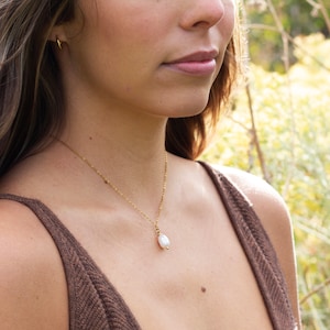 Pearl Chain Necklace - Waterproof with freshwater pearls - minimalist necklace