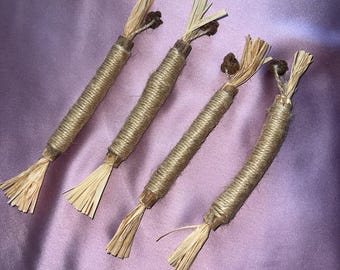 Natural Silver Vine Stick Cat Toy - Promotes Cat Health